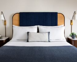 queen bed