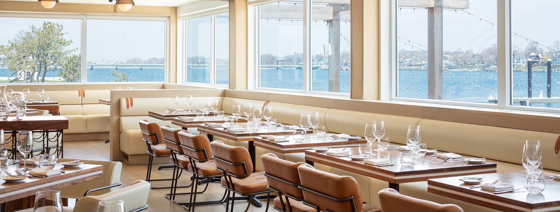 the restaurant dining